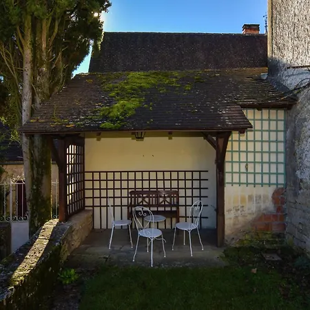 Beautiful Near The Forest, Cleaning Included *