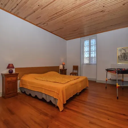 Beautiful Near The Forest, Cleaning Included Holiday home